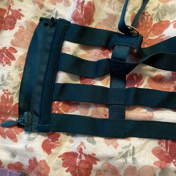 Caged back bra set - Picture 3 of 5